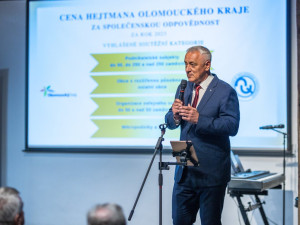 Společnost Honeywell Aerospace získala od hejtmana Olomouckého kraje ocenění za společenskou odpovědnost