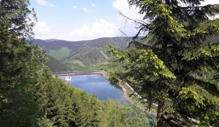 Dolní nádrž přečerpávací elektrárny Dlouhé stráně - ilustrační foto