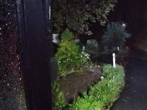 Na Jesenicku se řeky dostávají z koryt. Hasiči na sever posílají speciální techniku a týmy