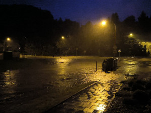 VIDEO: Kritická situace v Jeseníku, město je odříznuté. Situace je podobná jako v roce 1997