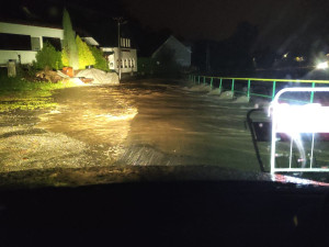 VIDEO: Kritická situace v Jeseníku, město je odříznuté. Situace je podobná jako v roce 1997