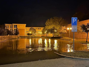 Řeka Morava zaplavila Litovel. Hanácké Benátky jsou ze všech směrů uzavřené