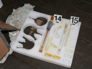 VIDEO: Úspěšná razie v chatě. Policisté zatkli v Přerově recidivistu přímo při výrobě pervitinu