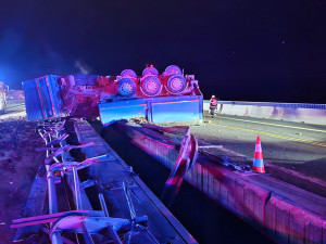 2 - Dopravní nehoda kamionu na D35 u Olomouce