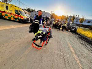 Pražští záchranáři pomohli po povodních na Jesenicku desítkám lidí. Předepisovali ztracené léky, řešili ale i infarkt