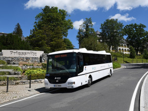 Autobusová doprava se na Jesenicku vrací k plnému provozu. Vlaky dál stojí kvůli poničeným tratím