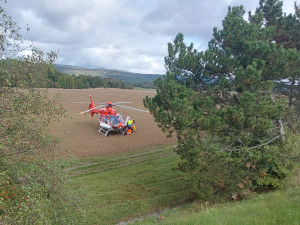 Autobus v plamenech či zdevastované auto na D35. Hasiči v Olomouckém kraji řešili náročné zásahy
