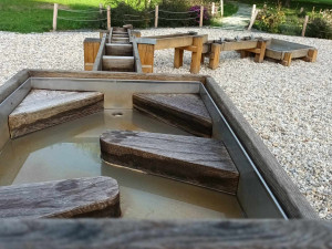 FOTOGALERIE: Dešťová zahrada u přerovské knihovny má mezi dětmi velký úspěch. Dostane sestřičku