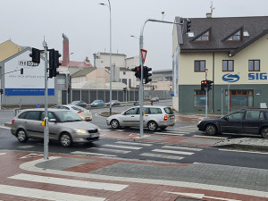 Dopravní kolaps v Přerově. Do přetíženého města směřuje objízdná trasa z rozkopaného Valmezu