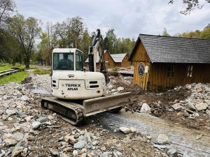 Krátery a zničená infrastruktura. Povodeň na měsíce zavřela Zlatokopecký skanzen na Jesenicku