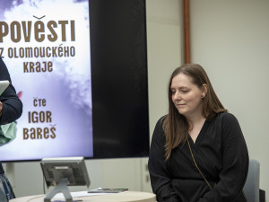 Slavnostní křest nahrávky Pověsti z Olomouckého kraje v atriu budovy Českého rozhlasu Olomouc - dramaturgyně pražského Činoherního klubu Markéta Kočí Machačíková