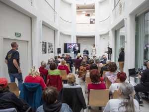 Slavnostní křest nahrávky Pověsti z Olomouckého kraje v atriu budovy Českého rozhlasu Olomouc