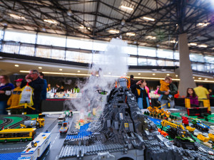 TIP NA VÍKEND: Neomezeně pestrá říše legendární stavebnice. Olomouc hostí výstavu Svět kostek