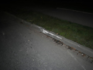 Nebezpečná jiskřivá jízda na Prostějovsku. Autem bez pneumatiky urazil opilý mladík několik kilometrů