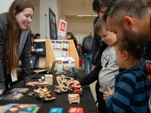 Humanoidní robot, řemesla i technologie - světový festival Maker Faire zavítá již počtvrté do Olomouce