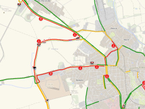 Obchvat Olomouce u Globusu je neprůjezdný. Havaroval kamion a tři osobní auta
