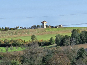 Římská vyhlídková věž v Tučíně se chystá na otevření, k rozhledně vyrazí i turistický vláček