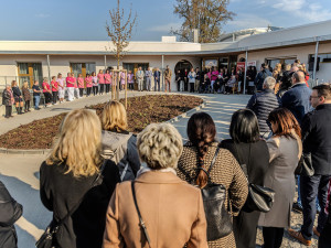 VIDEO: Šternberk otevřel unikátní domov seniorů. Zájem o prohlídku moderní stavby byl mimořádný