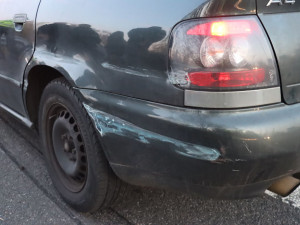 Opilý šofér ujížděl na Olomoucku celníkům. Po bouračce ho vystopoval policejní pes