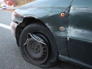Opilý šofér ujížděl na Olomoucku celníkům. Po bouračce ho vystopoval policejní pes