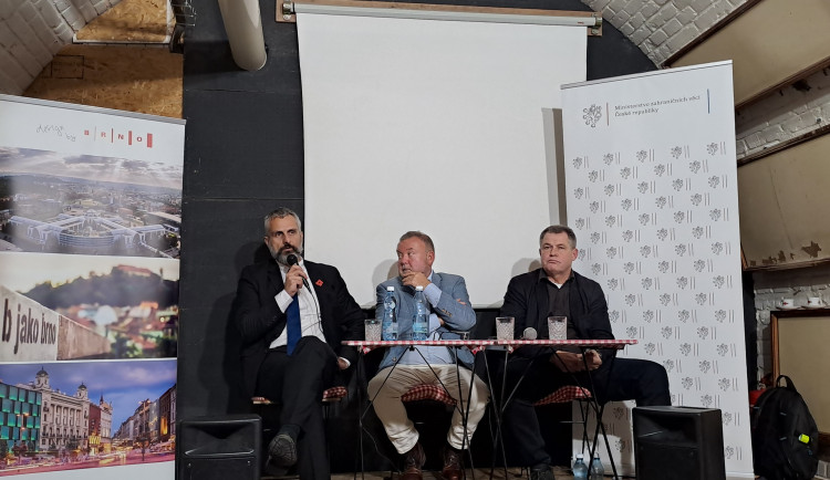 Rusko má permanentní pocit ublíženosti, říká vládní koordinátor strategické komunikace