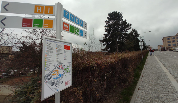 Olomoucká fakultní nemocnice vylepšila navigační systém, s orientací pomůže i oblíbená aplikace