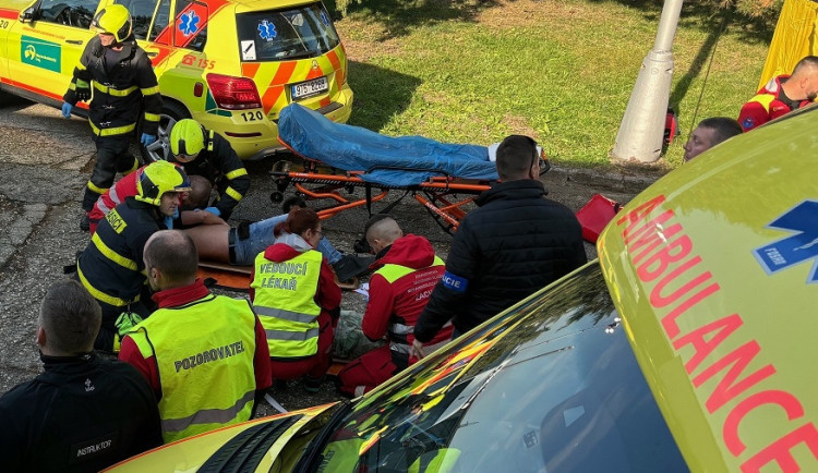 VIDEO: Policie, hasiči a zdravotníci nacvičovali ve Frýdku-Místku zásah proti útočníkovi, který střílí po lidech