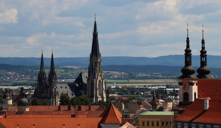 DRBNA HISTORIČKA: Hanácká metropole je ve skutečnosti hora. Nejstarší dějiny Olomouce ukrývají paradox tří kopců uprostřed roviny