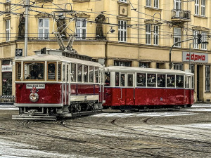 Mikuláš ve vlaku i v tramvaji. Víkend v Olomouckém kraji nabídne oblíbené projížďky historickými vozy