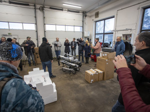 Do bitev s komáry povolali na Litovelsku speciální dron. Postřikem ošetří obrovské plochy