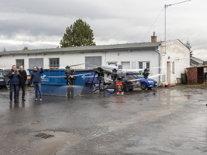 Do bitev s komáry povolali na Litovelsku speciální dron. Postřikem ošetří obrovské plochy