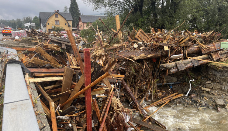 Na Jesenicku a Šumpersku skončil po povodních stav nebezpečí, obnova však potrvá ještě roky