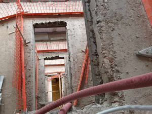 FOTOGALERIE: Na nové radnici v Přerově se už rýsuje schodiště. Velká oprava se prodraží a protáhne