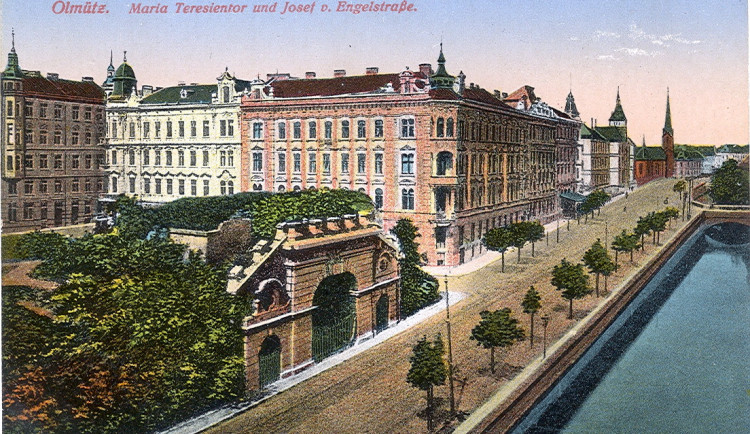 Terezská brána kolem roku 1914