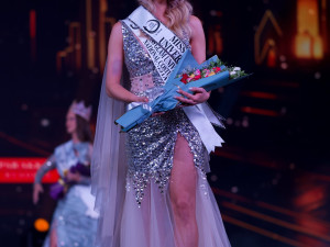 Kráska z olomoucké univerzity pobláznila Indii. Tereza Žáková zvítězila i díky svým znalostem v Miss Glam Universe