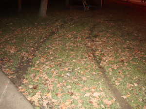 Policie hledá svědky noční nehody v Litovli. Neznámý řidič od poškozeného vozu Audi utekl