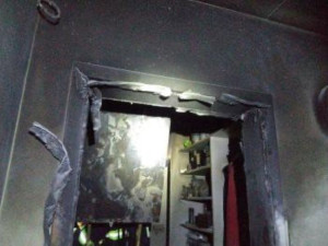 Nešťastné Vánoce v Mohelnici. Při požáru vánočního stromku se jedna osoba popálila, škoda je půl milionu