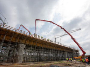Olomoucký kraj 2025: Dokončení D1, stavba zimního stadionu v Olomouci a koupaliště v lokalitě Burk