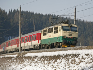 Setkání legend. Železničáři se v Olomouci rozloučí s lokomotivami přezdívanými banán nebo dvojka