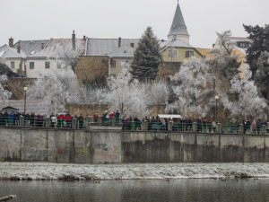 Do Bečvy v Přerově se dnes opět ponořili otužilci, rozloučili se tak s rokem 2024. Letos se konal 53. ročník