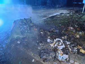 Hasiči na Silvestra v kraji likvidovali zatím jen několik malých požárů kontejnerů a zábavní pyrotechniky