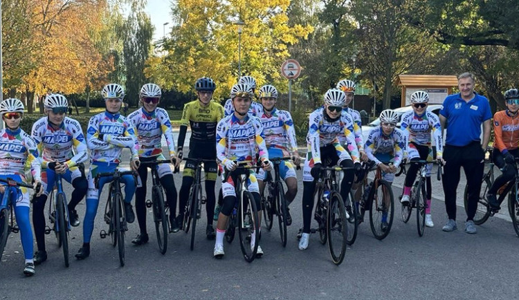 Domácí dril i zahraniční soustředění. Mladí cyklisté z Hané se připravují na náročné bitvy nové sezony