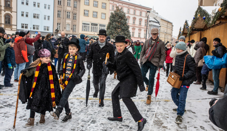 FOTO A VIDEO: Sníh švihlochodce nezastavil. Olomoucí se propletl bláznivý pochod