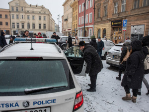 FOTO A VIDEO: Sníh švihlochodce nezastavil. Olomoucí se propletl bláznivý pochod