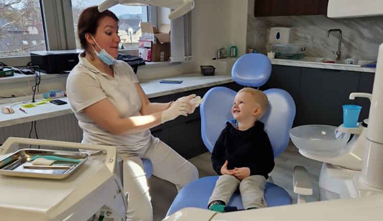 Oblíbená zubařka a máma dvou dětí ze Šumperska bojuje s rakovinou. Nadějí je léčba v zahraničí