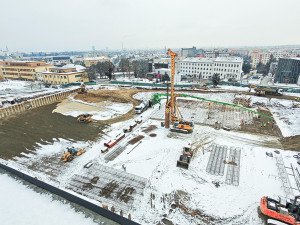 Kvanta zeminy a vrtání pilot. Ve FN Olomouc pokročila úvodní fáze stavby pavilonu za 3,5 miliardy