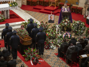 Na rozloučení s Milanem Ferancem dorazily stovky lidí. Do Olomouce přijel i Andrej Babiš