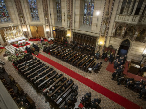Na rozloučení s Milanem Ferancem dorazily stovky lidí. Do Olomouce přijel i Andrej Babiš