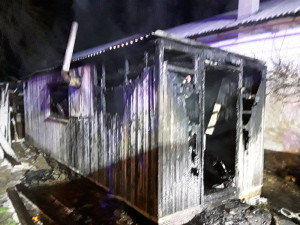 Ve Šternberku plameny pohltily unimo buňku, jeden člověk utrpěl vážné popáleniny