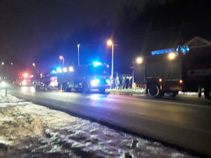 Ve Šternberku plameny pohltily unimo buňku, jeden člověk utrpěl vážné popáleniny